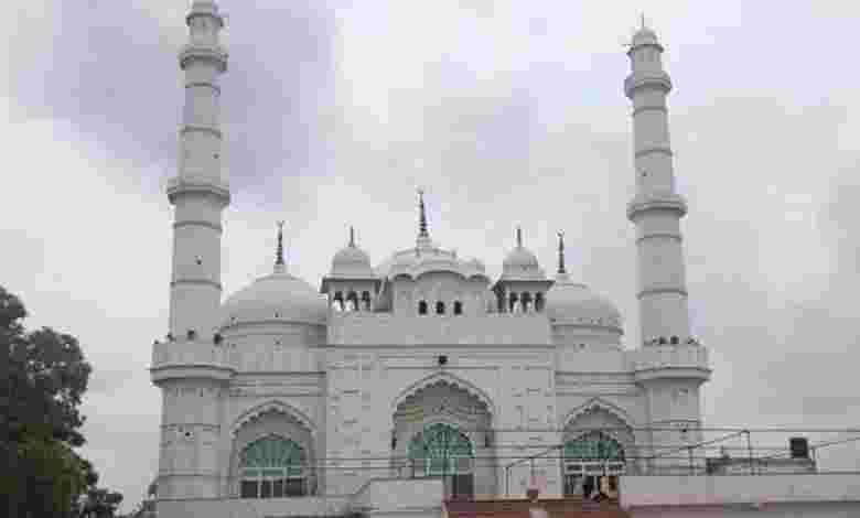 Teele Wali Masjid, Lucknow, Uttar Pradesh